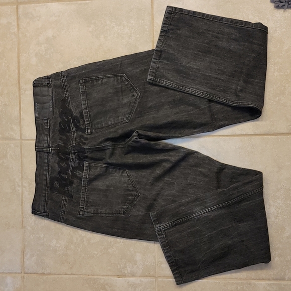 Rocawear size 38 acid wash black jeans - Picture 4 of 5